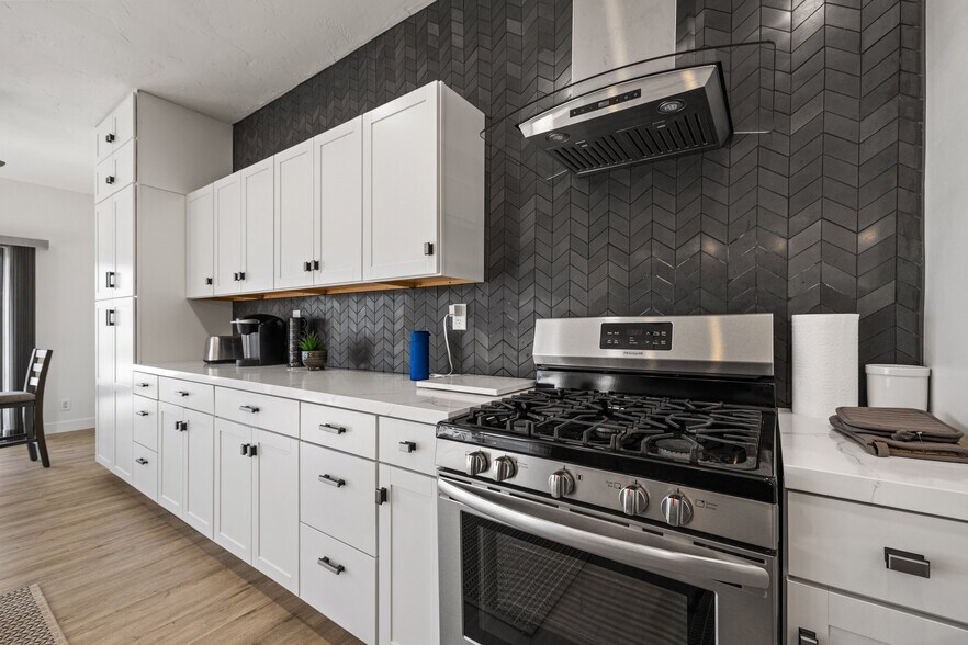 More Photos Of 68766 Perez Rd, Cathedral City Warehouse For Sale