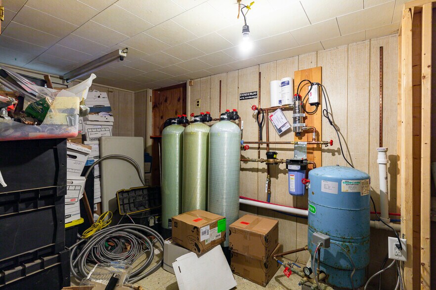 More Photos Of 2100 NY-9G, Staatsburg Light Distribution For Sale