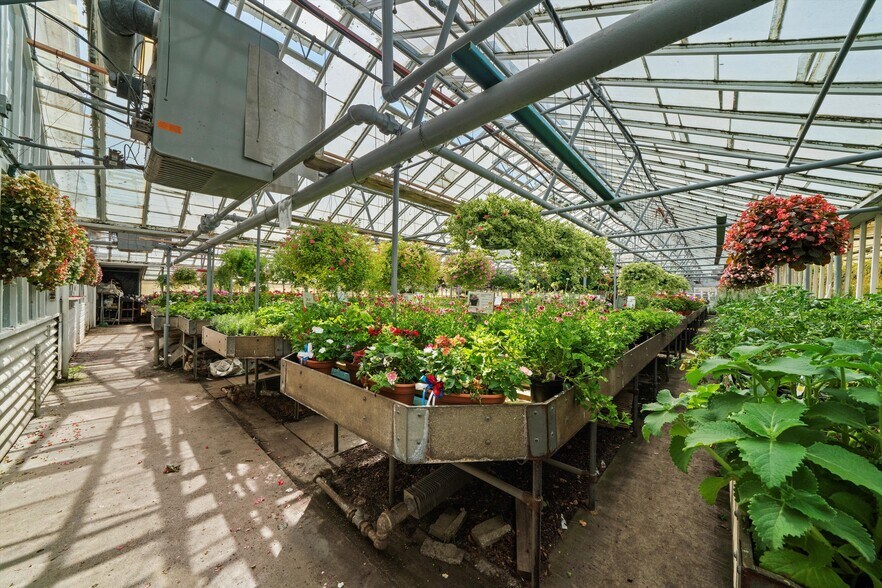 More Photos Of 7117 S Roberts Rd, Bridgeview Garden Center For Sale