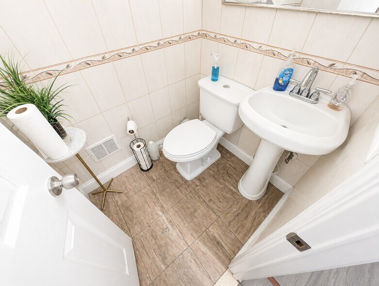 More Photos Of 30 E 25th St, Baltimore Apartments For Sale