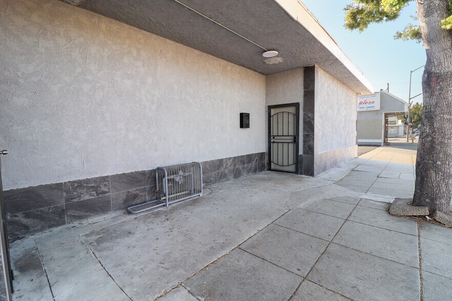 More Photos Of 3127 W Beverly Blvd, Montebello Storefront Retail Office For Sale