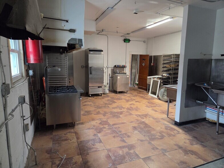 More Photos Of 6344 Gracely Dr, Cincinnati Restaurant For Sale