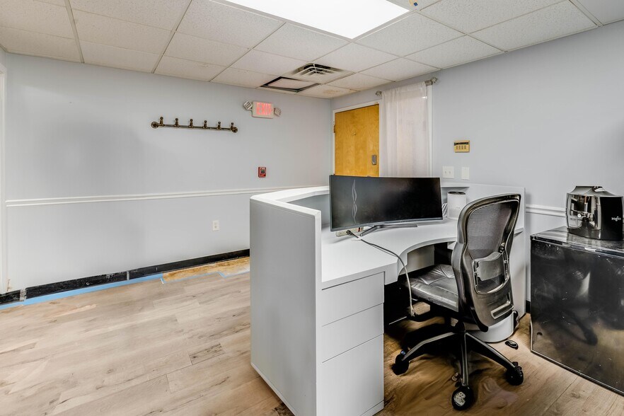 More Photos Of 1 Elm Sq, Andover Office Residential For Lease