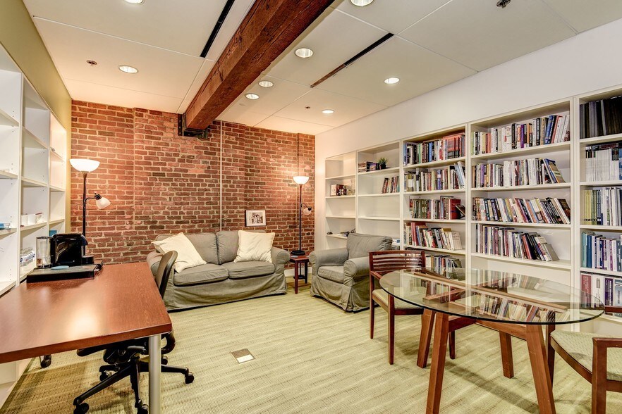 More Photos Of 1050 30th St NW, Washington Office For Lease