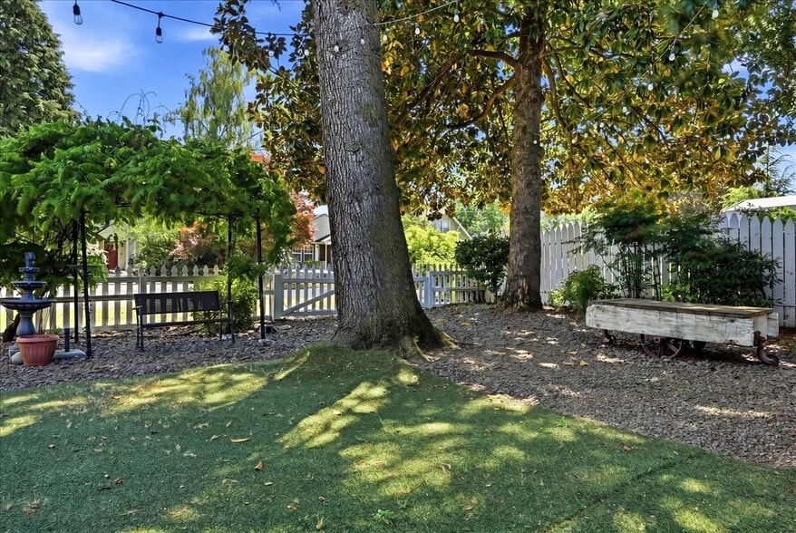 More Photos Of 508 NW 3rd Ave, Canby Religious Facility For Sale