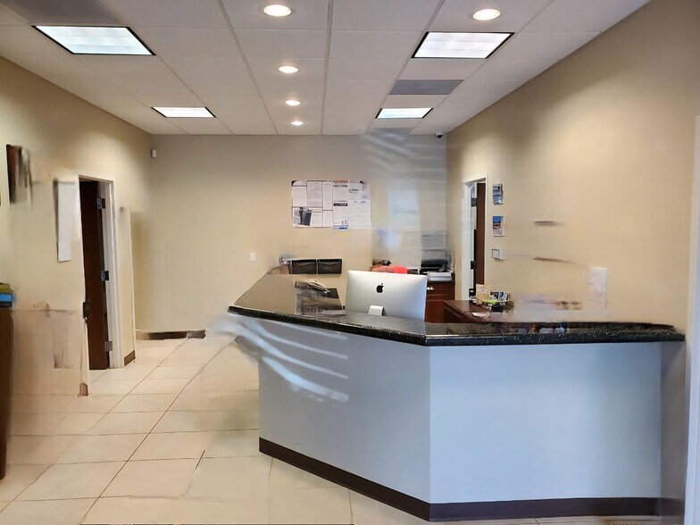 More Photos Of 8141 Mainline, Fort Myers Warehouse For Lease