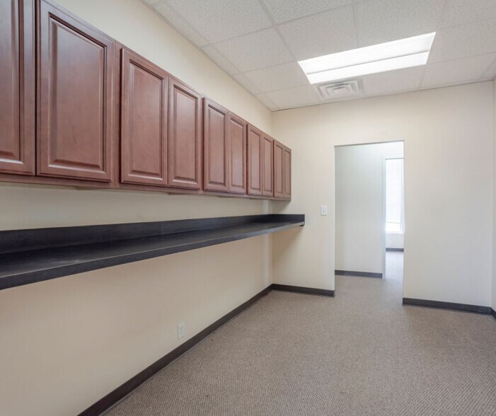 More Photos Of 4921 Centre Pointe Dr, North Charleston Office For Lease