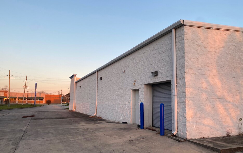More Photos Of 37202 LA-3089, Donaldsonville Freestanding For Lease