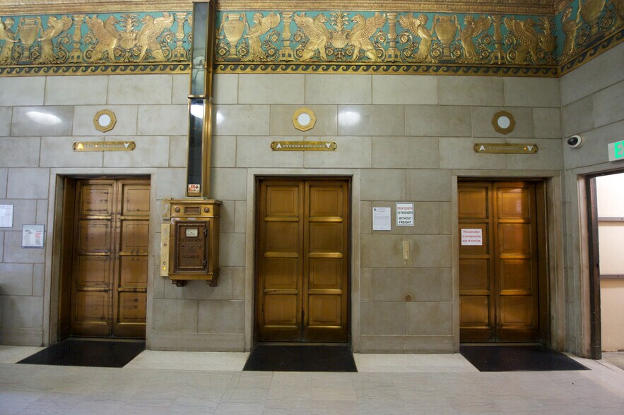 More Photos Of 101-117 W 9th St, Los Angeles Office For Lease