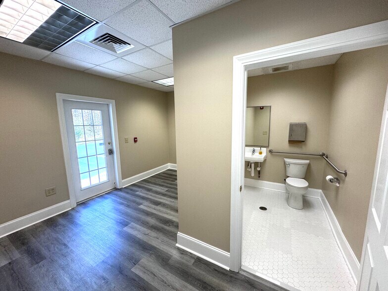 More Photos Of 70 Ansley Dr, Dahlonega Medical For Lease