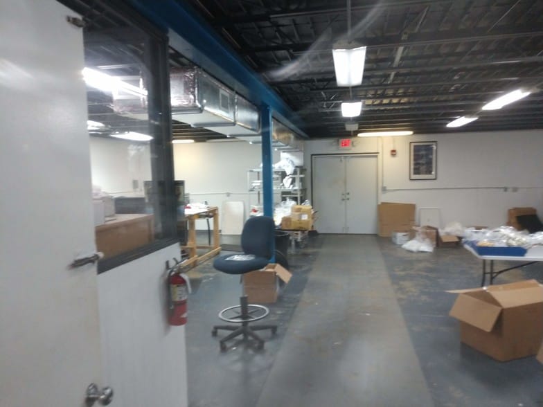 More Photos Of 3011-3015 Greene St, Hollywood Showroom For Lease