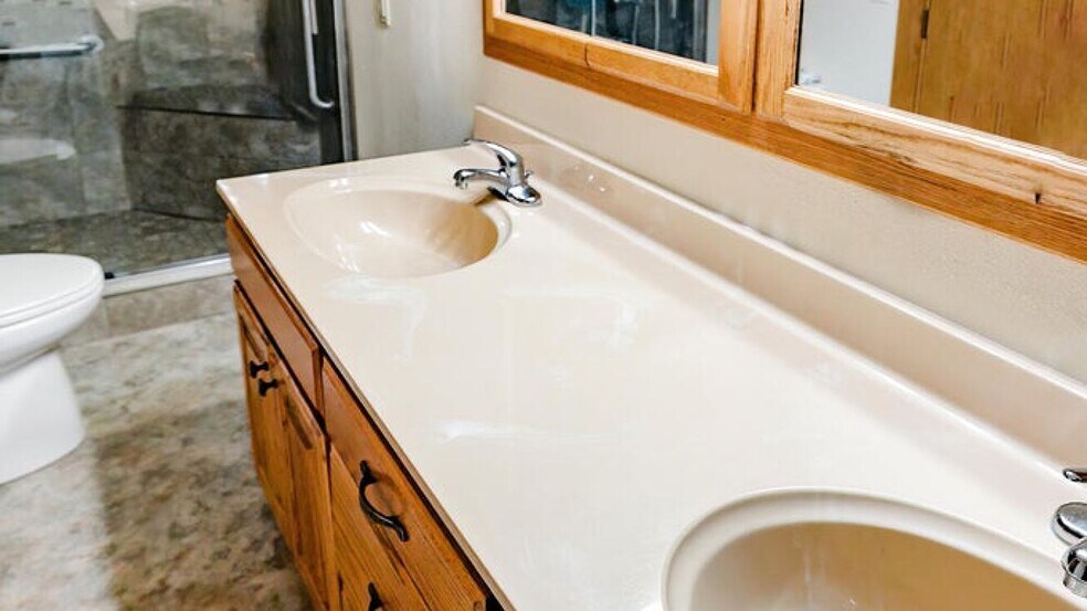 More Photos Of 352 MO-245, Dadeville Horse Stables For Sale