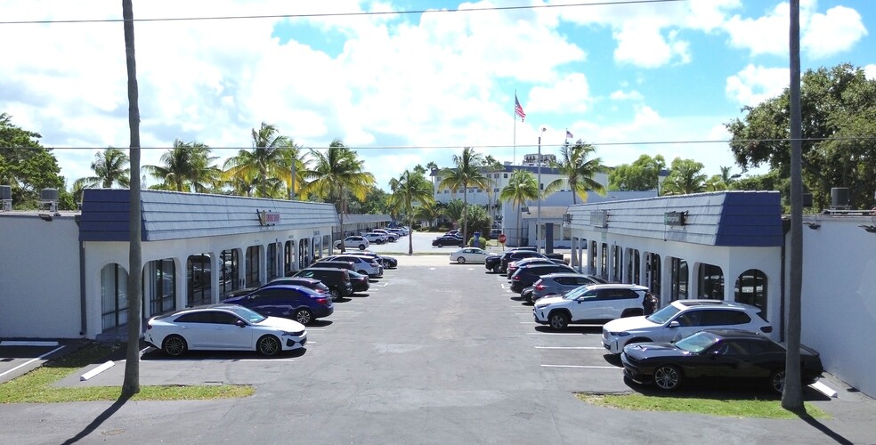 Primary Photo Of 833 S Federal Hwy, Dania Unknown For Lease