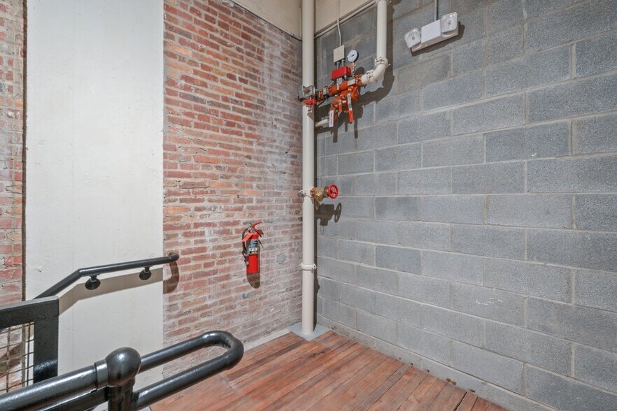 More Photos Of 311-313 W Baltimore St, Baltimore Apartments For Sale