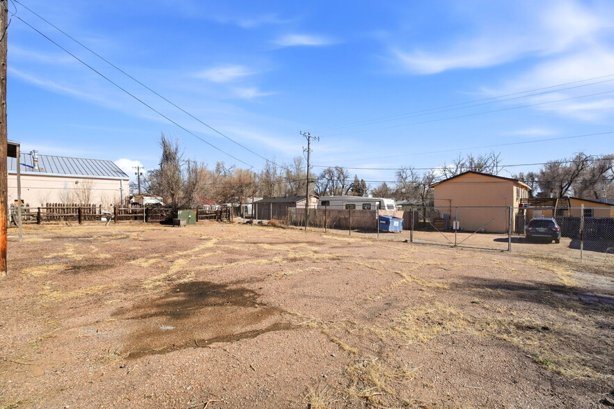 More Photos Of 2513-2515 E Willamette Ave, Colorado Springs Manufacturing For Lease