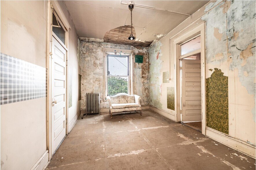 More Photos Of 812 West Ave, Lenoir Storefront Retail Office For Sale