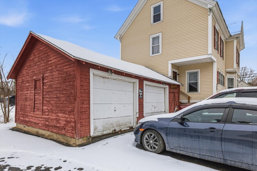 More Photos Of 32 Park Ave, Keene Office For Sale