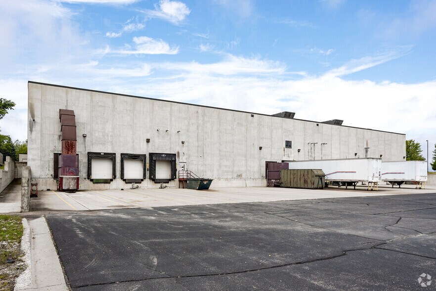 More Photos Of 1920 Turning Leaf Ln SW, Alexandria Warehouse For Lease