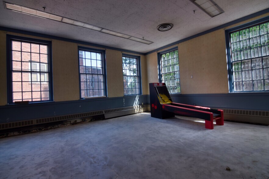 More Photos Of 3 Highland St, Plymouth Bank For Sale