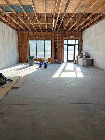 More Photos Of 617 Myers Rd, Summerville Office For Lease