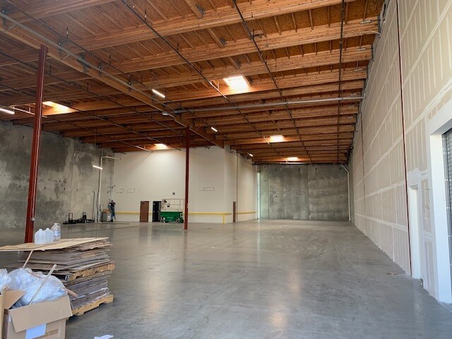 More Photos Of 1551 Pacific Ave, Oxnard Manufacturing For Lease