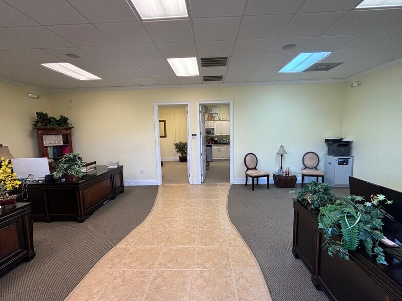 More Photos Of 6210 Scott St, Punta Gorda Office For Lease