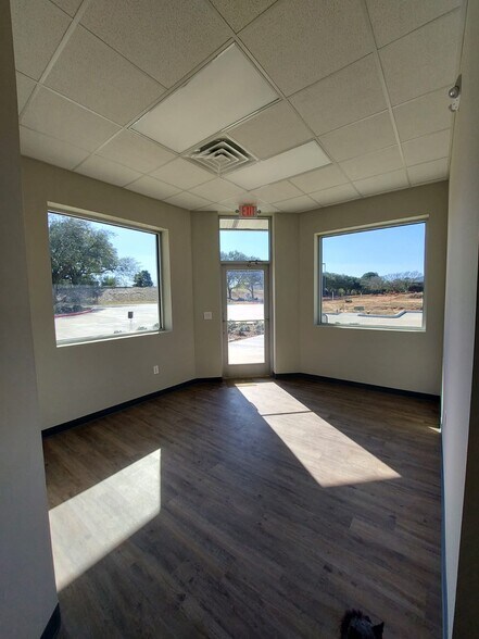 More Photos Of 2519 N Frazier Rd, Conroe Light Distribution For Sale