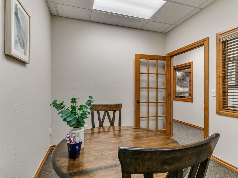 More Photos Of 2326-2350 N Interstate Dr, Norman Office For Sale