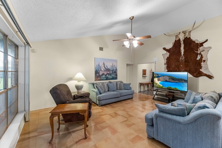 More Photos Of 7315 Pine St, Manvel Industrial For Sale