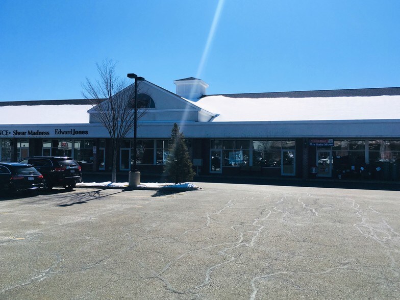 More Photos Of 222 Great Rd, Littleton Storefront For Lease