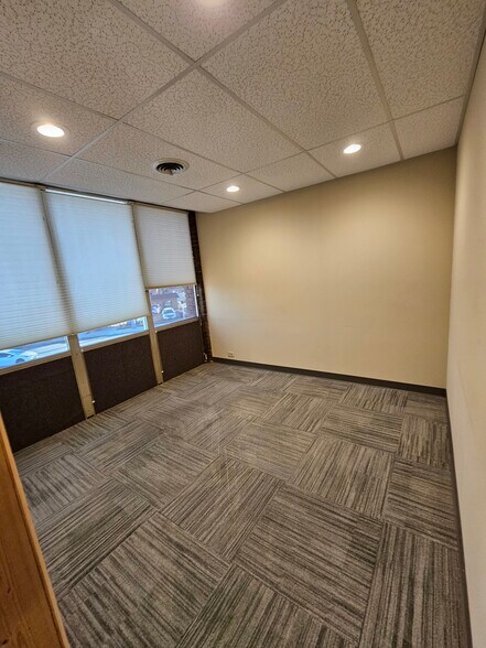More Photos Of 6754 W Beloit Rd, West Allis Medical For Lease