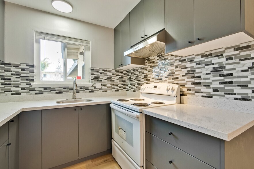 More Photos Of 935 Ravenscourt ave, Campbell Apartments For Sale