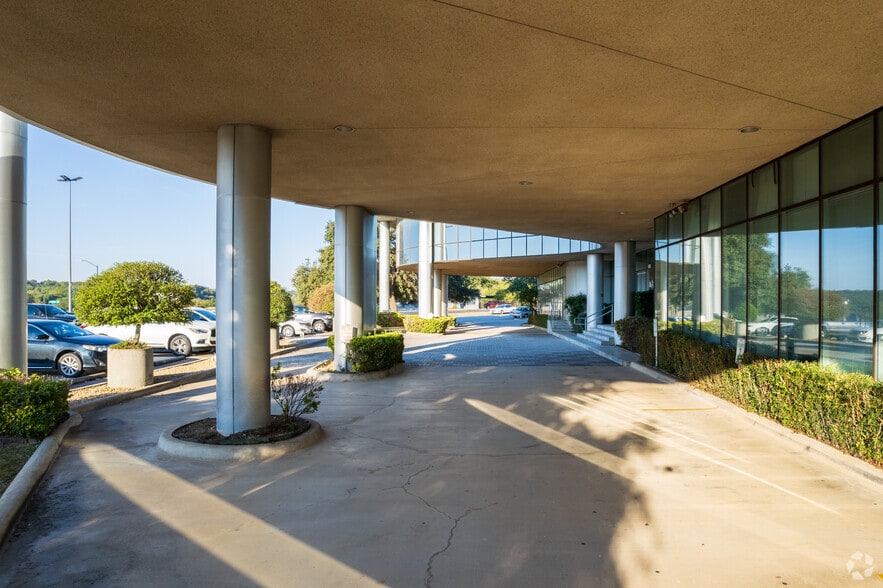 More Photos Of 5601 Bridge St, Fort Worth Coworking Space