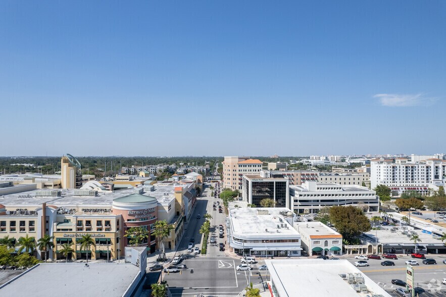 More Photos Of 6907-6915 SW 57th Ave, South Miami Office For Lease