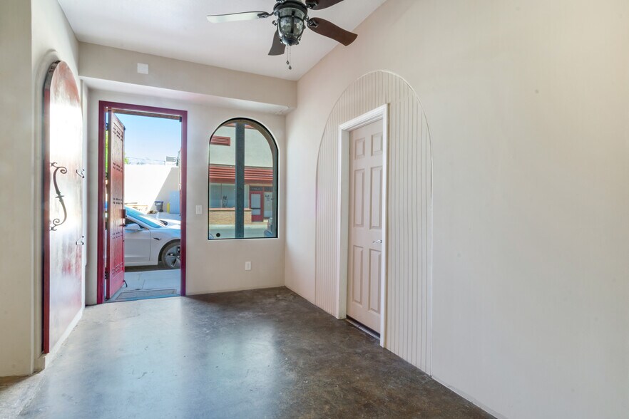More Photos Of 89 N San Gorgonio Ave, Banning Storefront For Sale
