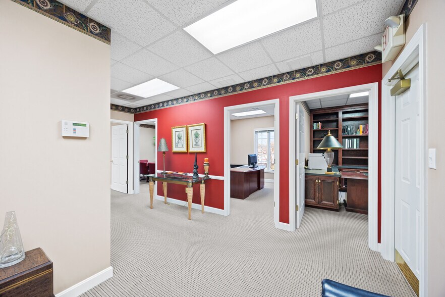 More Photos Of 303 Middletown Pky, Louisville Office For Sale