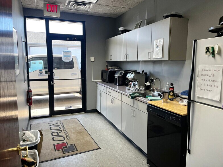 More Photos Of 5523 Integrity Way, Appleton Flex For Sale