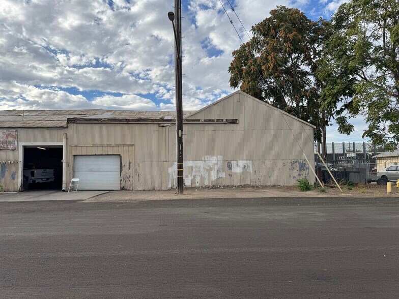 More Photos Of 701 M St, Modesto Service For Lease