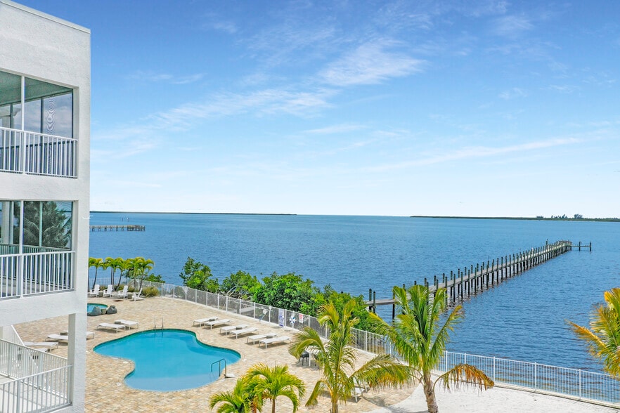 More Photos Of 14550 River Beach Dr, Port Charlotte Apartments For Sale