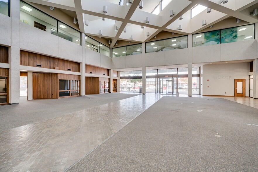 More Photos Of 1023 Main St, Conway Bank For Lease