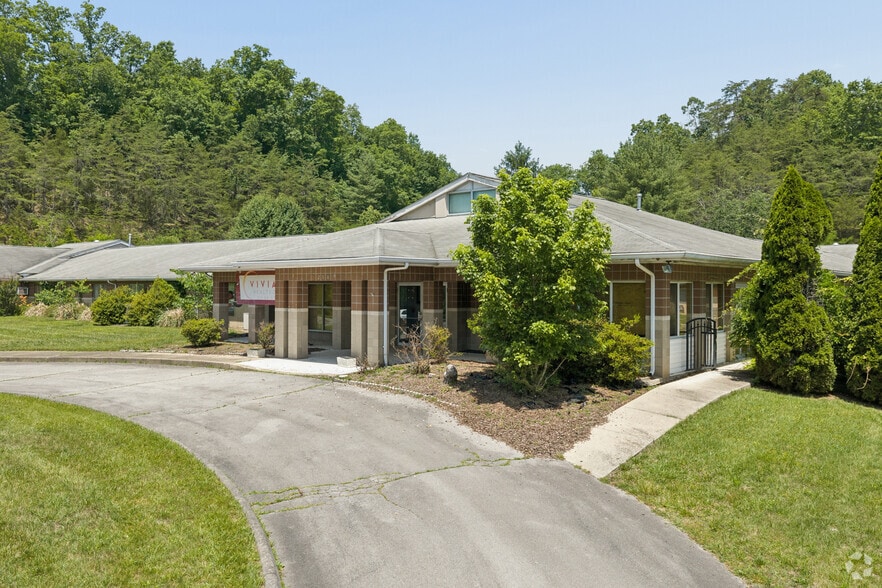 More Photos Of 250 Belle Brook Rd, Bristol Congregate Senior Housing For Sale