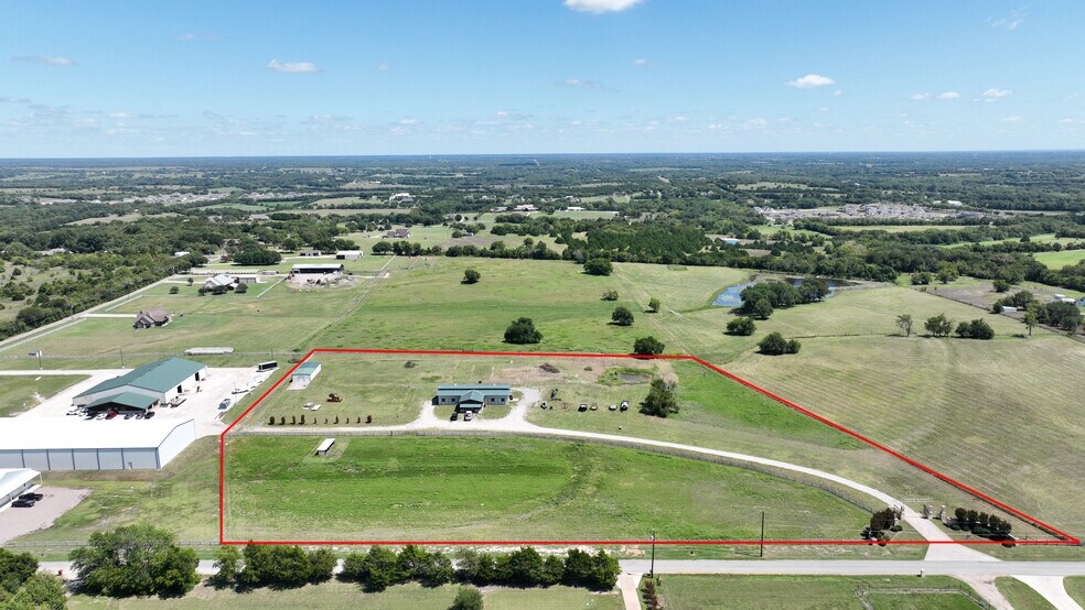 More Photos Of 1253 N Hill St, Van Alstyne Light Distribution For Sale