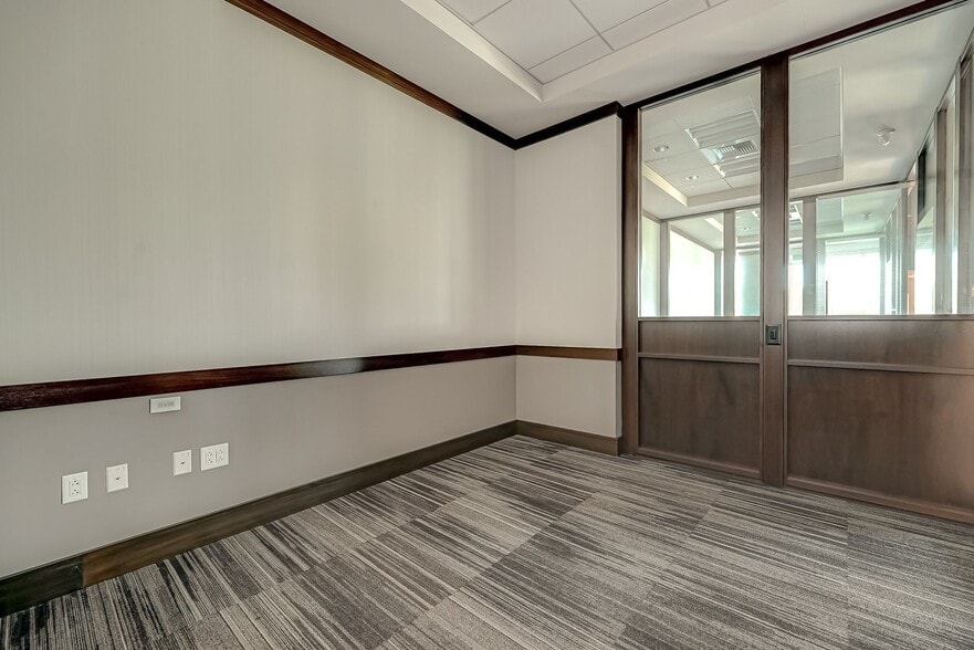 More Photos Of 310 Highway 6, Sugar Land Storefront Retail Office For Lease