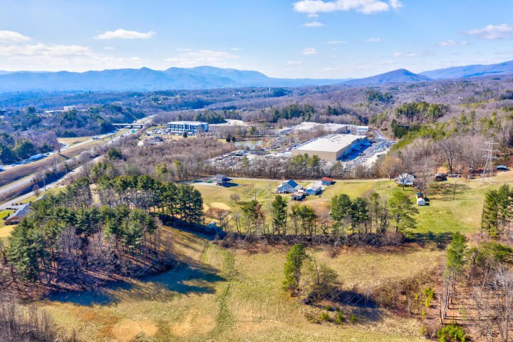 More Photos Of 1928 Loch Haven Dr, Roanoke Specialty For Sale