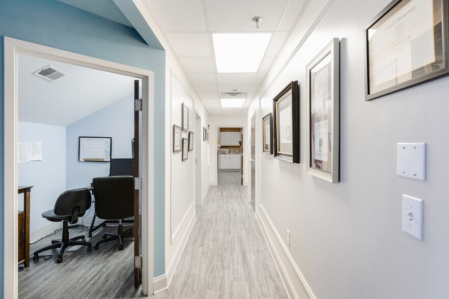 More Photos Of 1100-1108 Hospital Dr, Stockbridge Medical For Lease