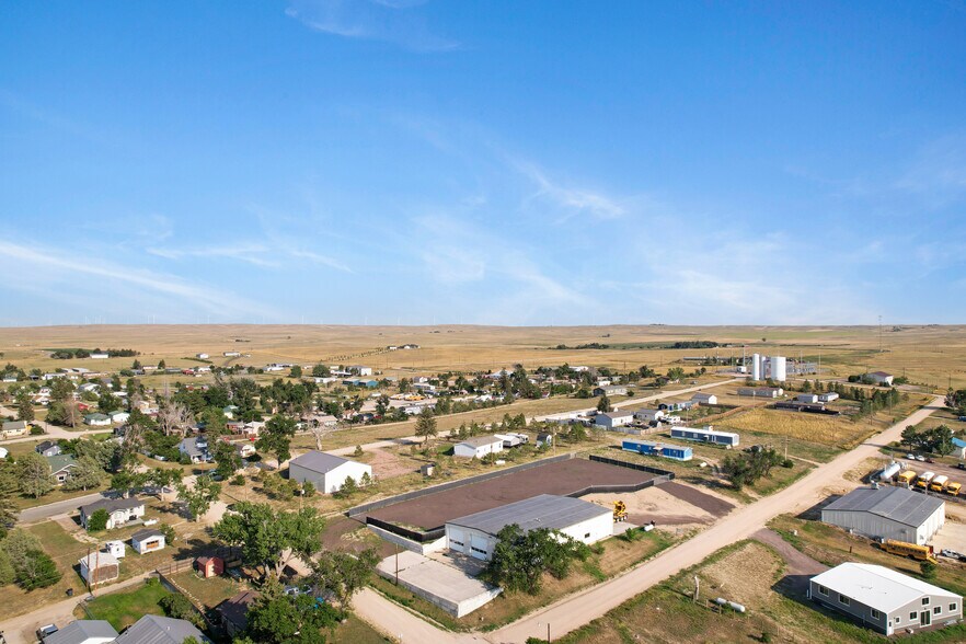 More Photos Of 600 Sioux Ave, Simla Manufacturing For Sale