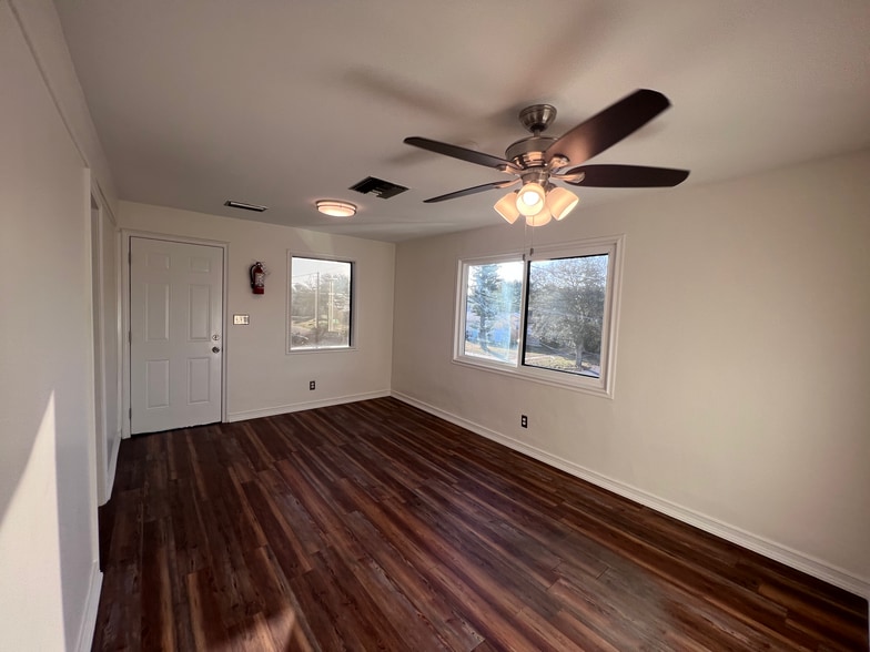More Photos Of 5355 Dr. Martin Luther King, J St N, Saint Petersburg Office For Lease