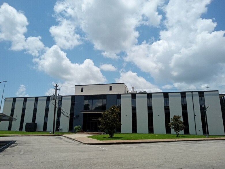 More Photos Of 7141 Office City Dr, Houston Unknown For Lease