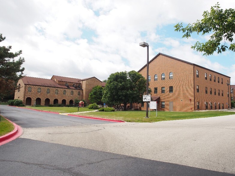 More Photos Of 329-331 S York Rd, Bensenville Daycare Center For Lease