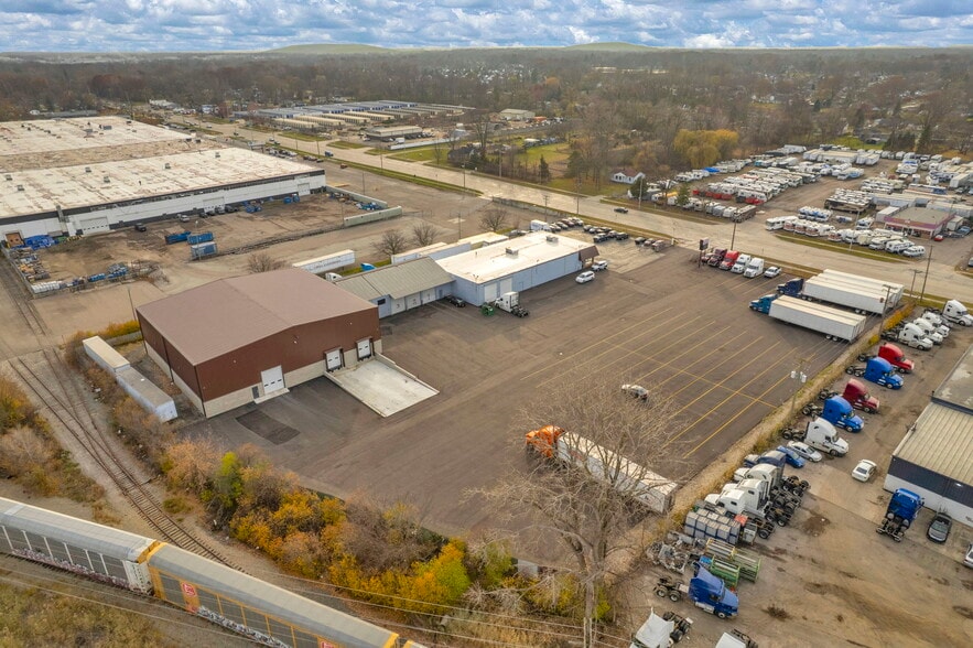 More Photos Of 1475 S Newburgh Rd, Westland Light Distribution For Sale